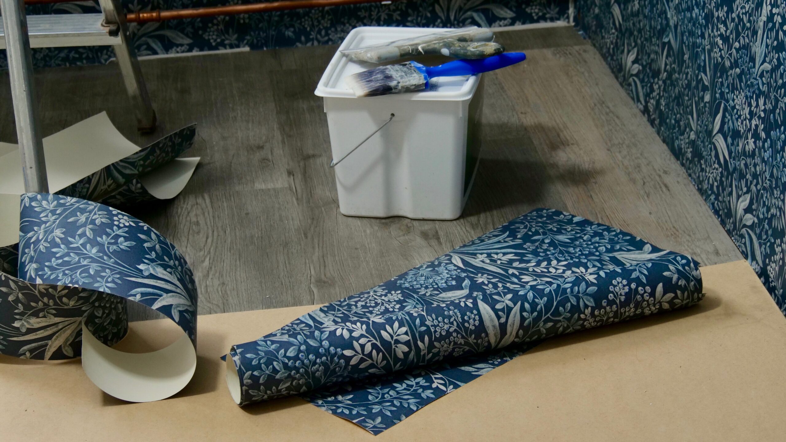 pose de papier peint et tapisserie herranz ravalement nantes